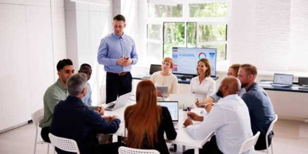 How Corporate Training Programs Reduce Employee Turnover
