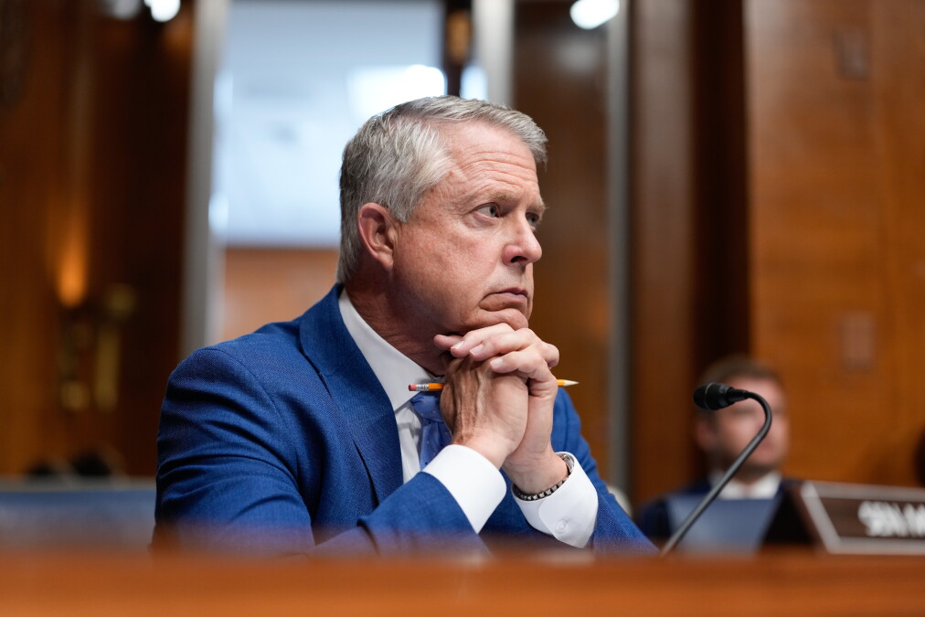 How credit cards are playing into the Kansas Senate race