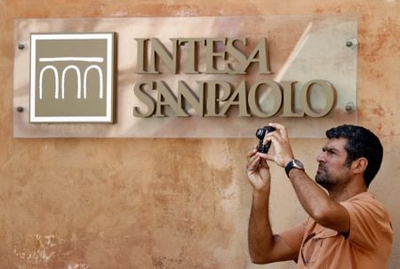 Intesa sweetens Monte dei Paschi bid to €35 billion as key investor backs offer