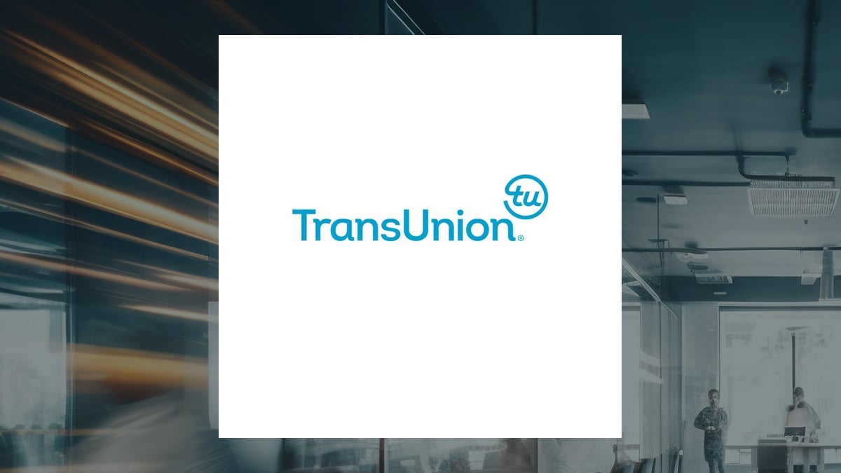 TransUnion Insider Todd Skinner Sells 1,000 Shares and Q2/FY 2026 Financial Overview