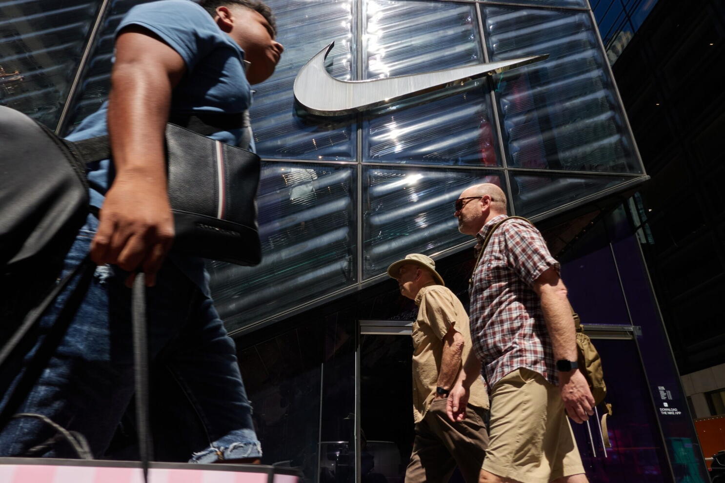 Nike plans job cuts and $2.5-billion overhaul as sales slump