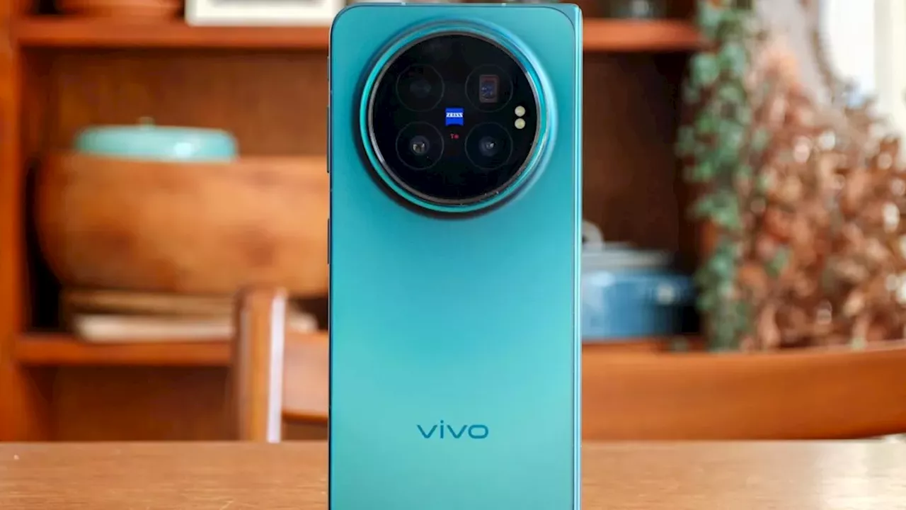 Vivo’s X Fold 6 accidentally feels like a throwback
